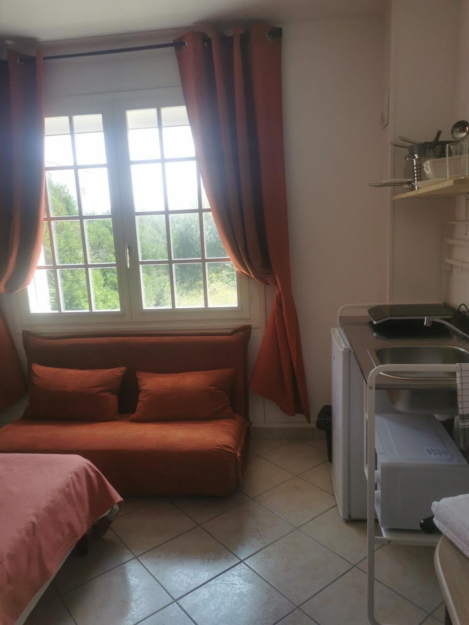 Appartement 4 , Disneyland - Parking Gratuit - Maison Des Platanes Meaux Exterior photo
